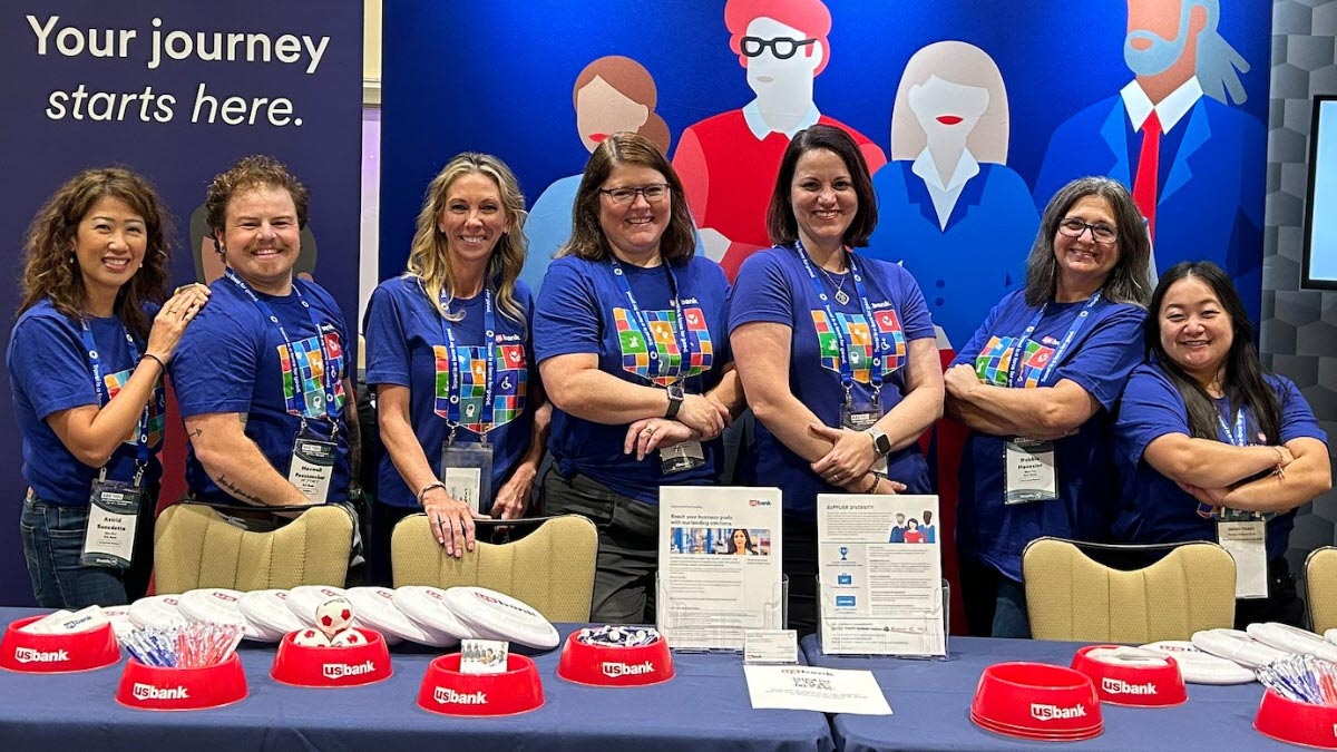 U.S. Bank employees posing for a group photo