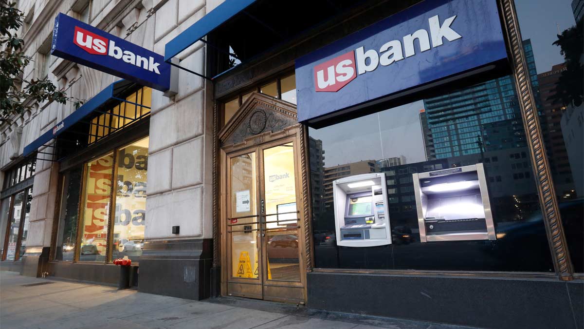 U.S. Bank sign on a branch